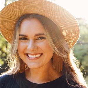 Meet your Posher, Lauren